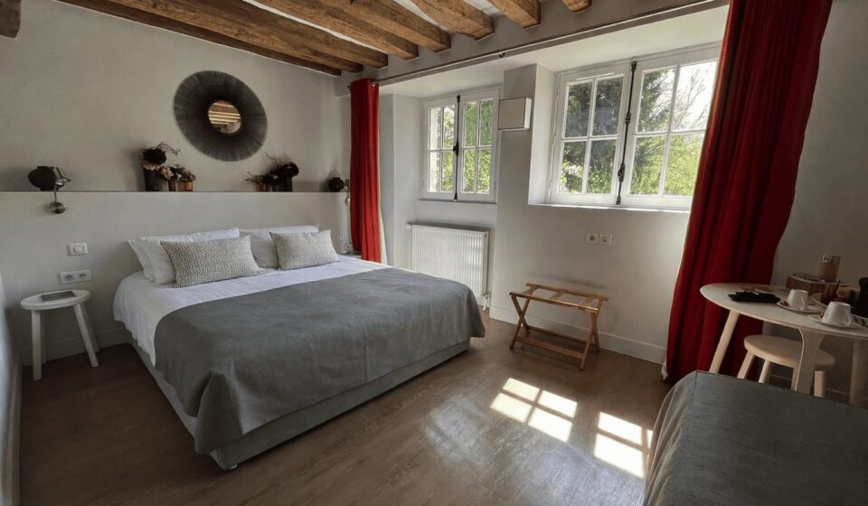 chambre lit double lumineuse slow tourisme