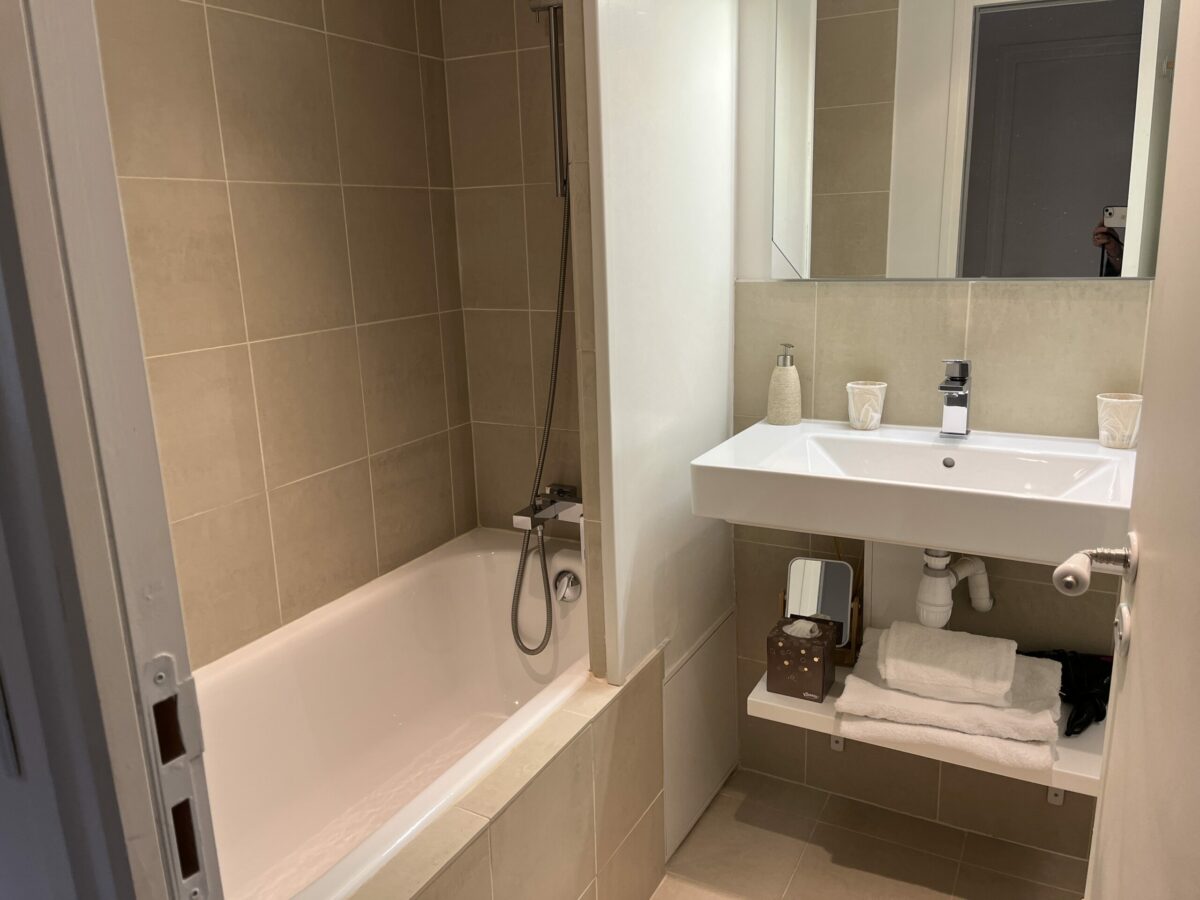 salle de bain CH3 douche